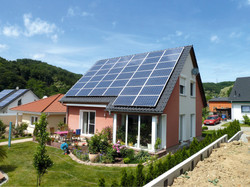 508 Haus mit PV-Dach